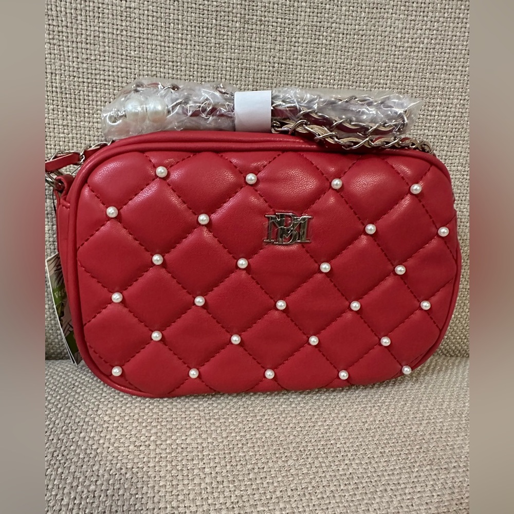 Badgley Mischka Diamond Quilted Camera Bag Pearl Studded Silver Chain Crossbody